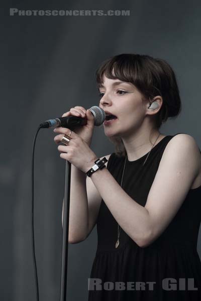 CHVRCHES - 2013-07-07 - BELFORT - Presqu'ile du Malsaucy - Lauren Eve Mayberry